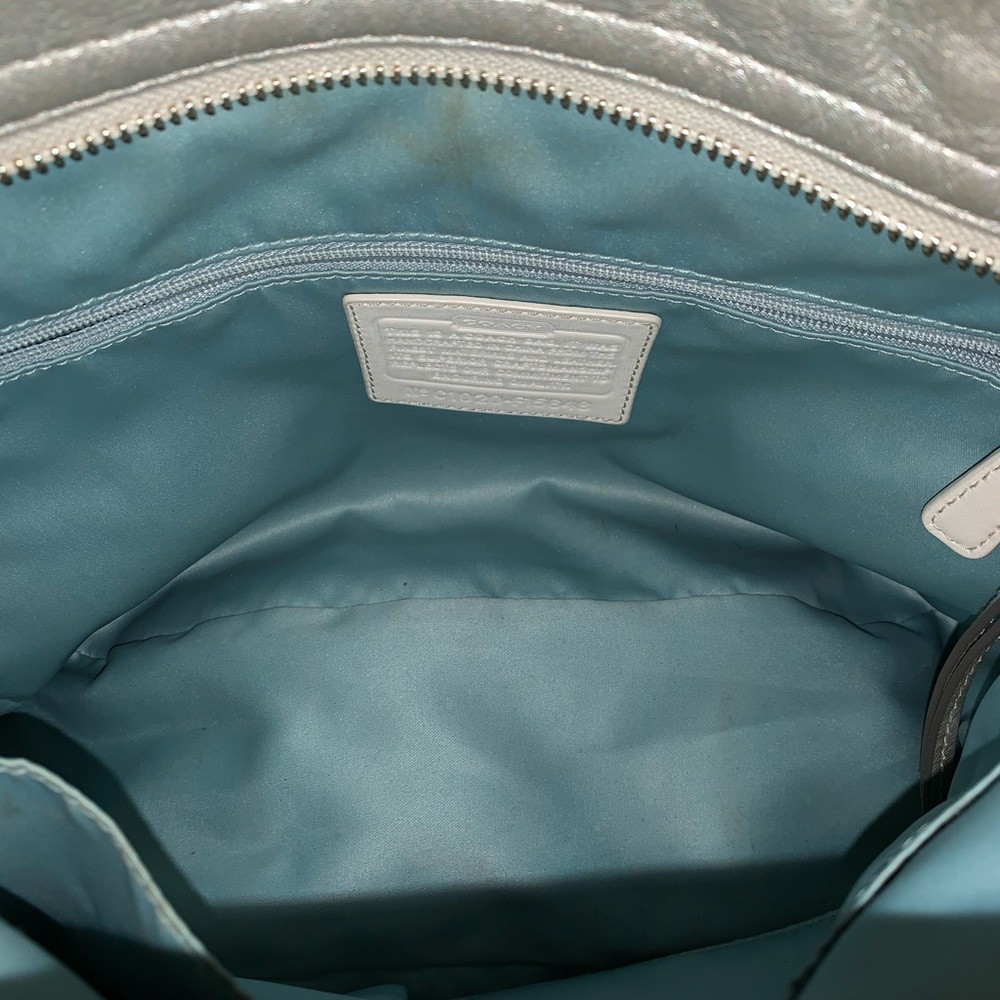 Coach purse - Picture 4 of 4